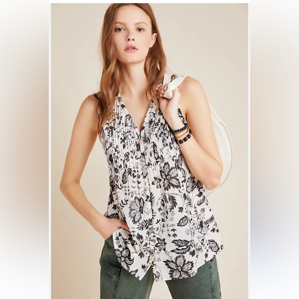Anthropologie Maeve Bailee Pleated Top in Floral Black and White sleevele